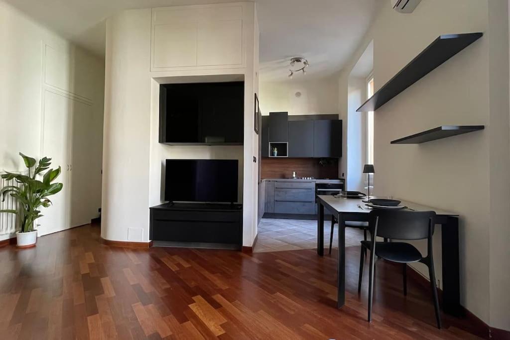 "Iris" Milano Lunigiana In Stazione Centrale Apartment Exterior photo